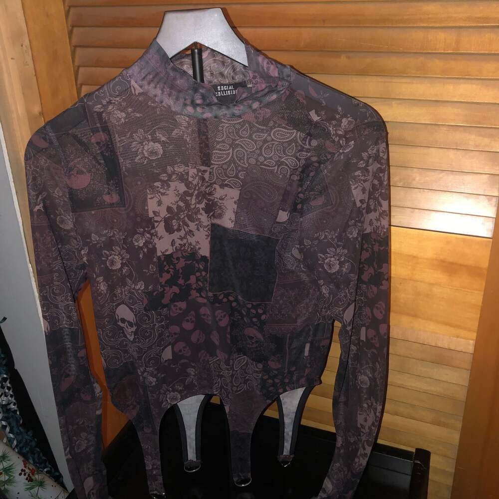 Social Collision Skull Paisley Patchwork Mesh Girls Turtleneck
